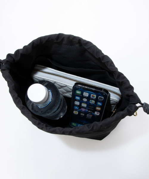 perche（ペルケ）の「ペルケ perche / COOL MAX 2wayバケットバッグ（ショルダーバッグ・レディース・ブラック/ベージュ・FREE）」の11枚目の写真