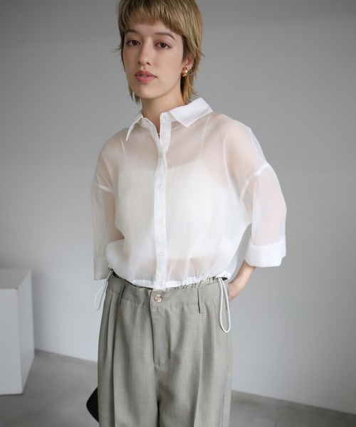 select MOCA(セレクトモカ)の「ヘムドロストショートシアーシャツ(シャツ/ブラウス・レディース・グレー/ブルー/オフホワイト/ブラック・FREE)」の13枚目の写真