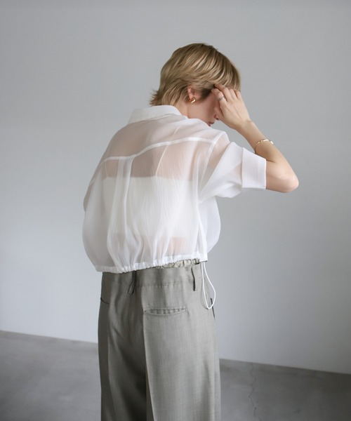 select MOCA(セレクトモカ)の「ヘムドロストショートシアーシャツ(シャツ/ブラウス・レディース・グレー/ブルー/オフホワイト/ブラック・FREE)」の14枚目の写真