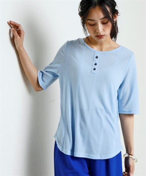 nissen（ニッセン）の「ランダムリブカットソーヘンリーネック５分袖プルオーバー（薄手素材）＜大きいサイズ有＞（Tシャツ/カットソー・レディース・ブラック/ライトブルー/ラベンダー/ブラウン/グリーン・S/M/L/LL/3L）」の21枚目の写真