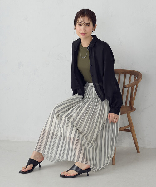 COMME CA ISM(コムサイズム)の「コンパクト シア―シャツ(シャツ/ブラウス・レディース・ホワイト/ブラック・MEDIUM/LARGE)」の14枚目の写真