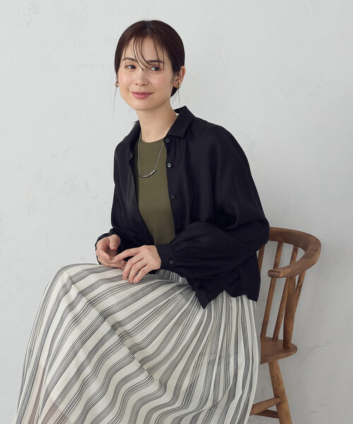COMME CA ISM(コムサイズム)の「コンパクト シア―シャツ(シャツ/ブラウス・レディース・ホワイト/ブラック・MEDIUM/LARGE)」の17枚目の写真