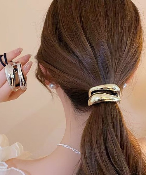 CALIFORNIA OUTFITTERS(カリフォルニア アウトフィッターズ)の「3C12 バレッタ風 メタル ウェーブモチーフ ヘアゴム(ヘアゴム・レディース・ゴールド/シルバー・ONESIZE)」の2枚目の写真