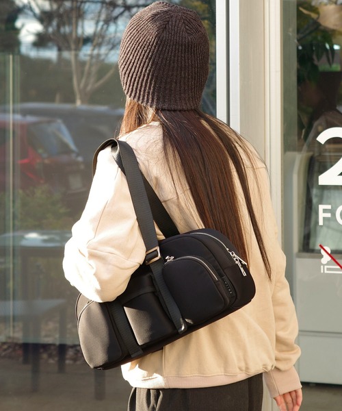 EDITA.（エディータ）の「Rectangle pockets handbag　ショルダーバッグ / 横長（ハンドバッグ・レディース・ブラック/ライトグレー・FREE）」の20枚目の写真