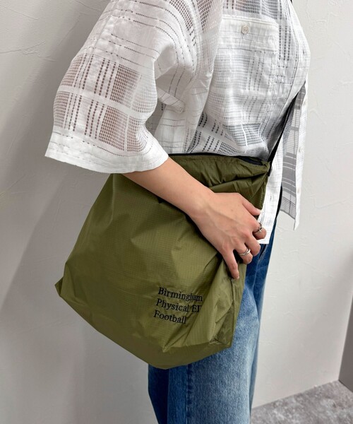 REGENCY WORKS（リージェンシーワークス）の「【Regency works/リージェンシー ワークス】ナイロンメッセンジャーバッグ（ショルダーバッグ・レディース・ベージュ/オリーブ/ネイビー/ブラック/ホワイト・FREE）」の18枚目の写真