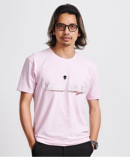 VIOLA(ヴィオラ)の「『VIOLA rumore/ヴィオラ ルモーレ』刺しゅう/P.T入りクルー半袖Tシャツ(Tシャツ/カットソー・メンズ・ブラック/サーモンピンク/ホワイト・L/XL/M)」の3枚目の写真