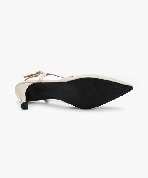 SAPPUN（サプン）の「Arinze エナメル スリングバックヒール (7cm)（パンプス・レディース・ブラック/アイボリー・22.5cm/23.0cm/23.5cm/24.0cm/24.5cm/25.0cm/25.5cm）」の9枚目の写真