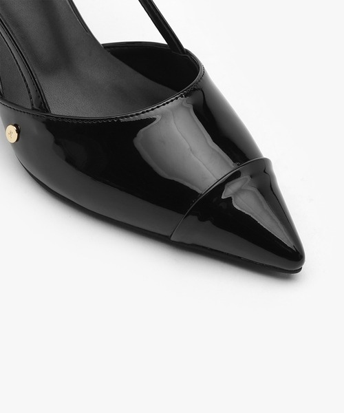 SAPPUN（サプン）の「Arinze エナメル スリングバックヒール (7cm)（パンプス・レディース・ブラック/アイボリー・22.5cm/23.0cm/23.5cm/24.0cm/24.5cm/25.0cm/25.5cm）」の10枚目の写真