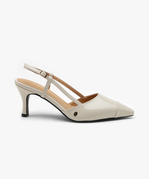 SAPPUN（サプン）の「Arinze エナメル スリングバックヒール (7cm)（パンプス・レディース・ブラック/アイボリー・22.5cm/23.0cm/23.5cm/24.0cm/24.5cm/25.0cm/25.5cm）」の15枚目の写真