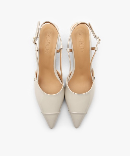 SAPPUN（サプン）の「Arinze エナメル スリングバックヒール (7cm)（パンプス・レディース・ブラック/アイボリー・22.5cm/23.0cm/23.5cm/24.0cm/24.5cm/25.0cm/25.5cm）」の18枚目の写真