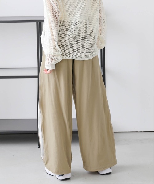 AMELY(エミリー)の「サイドラインWジップパンツ(その他パンツ・レディース・レッド/ブラック/ネイビー/ベージュ・M/L)」の14枚目の写真