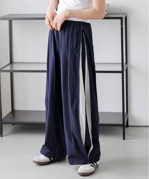 AMELY(エミリー)の「サイドラインWジップパンツ(その他パンツ・レディース・レッド/ブラック/ネイビー/ベージュ・M/L)」の22枚目の写真