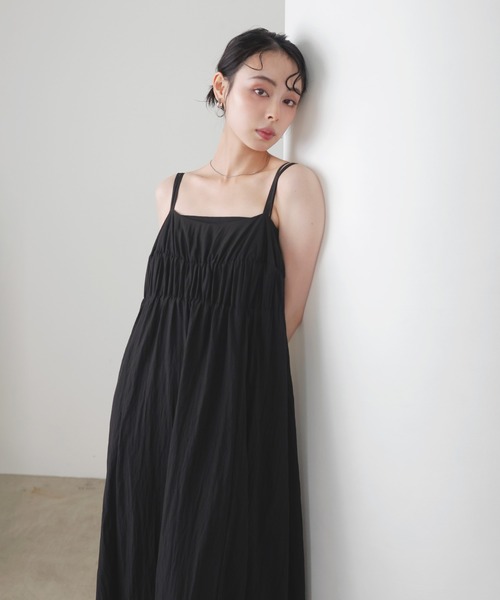 LIAN(リアン)の「ギャザーキャミワンピース(ワンピース・レディース・ベージュ/ブラウン/ブラック・FREE)」の18枚目の写真