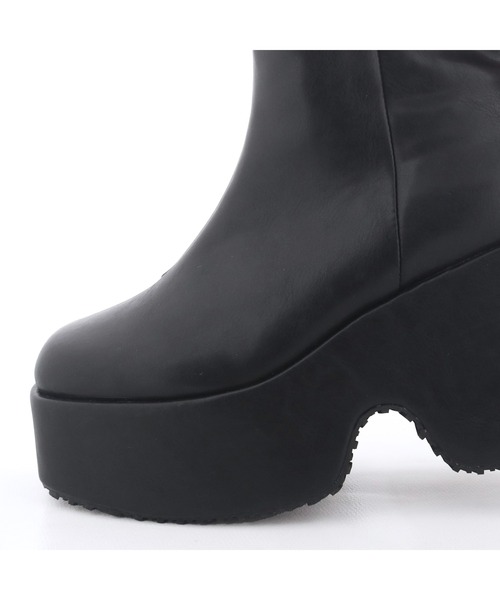 byあしながおじさん(バイアシナガオジサン)の「厚底プレーンブーツ 8990033(ブーツ・レディース・アイボリー/ブラック・S/M/L/LL)」の8枚目の写真