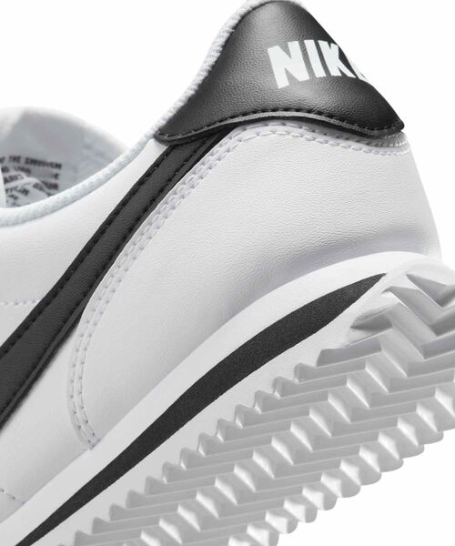 NIKE(ナイキ)の「ナイキ コルテッツ ジュニアシューズ / Nike Cortez Big Kids' Shoes IH7653-105 White(スニーカー・キッズ・ホワイト・24.5/23.5/25/24/23/22.5)」の8枚目の写真