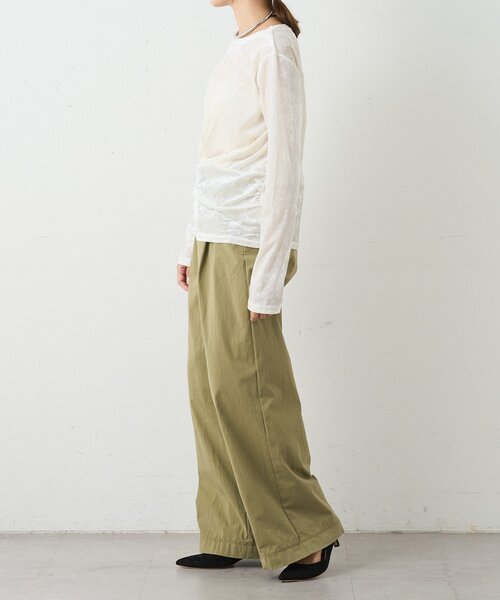 SHENERY（シーナリー）の「シアーベロアトップス（Tシャツ/カットソー・レディース・オフホワイト/ブラウン/ネイビー・FREE）」の21枚目の写真