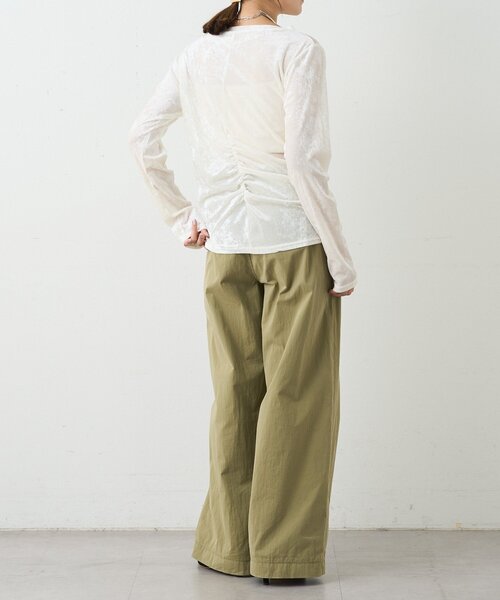 SHENERY（シーナリー）の「シアーベロアトップス（Tシャツ/カットソー・レディース・オフホワイト/ブラウン/ネイビー・FREE）」の22枚目の写真