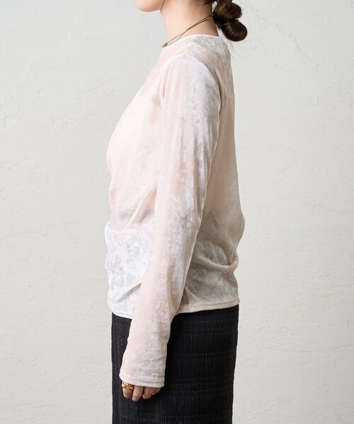 SHENERY（シーナリー）の「シアーベロアトップス（Tシャツ/カットソー・レディース・オフホワイト/ブラウン/ネイビー・FREE）」の11枚目の写真