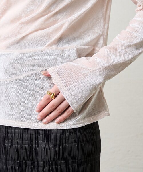 SHENERY（シーナリー）の「シアーベロアトップス（Tシャツ/カットソー・レディース・オフホワイト/ブラウン/ネイビー・FREE）」の15枚目の写真