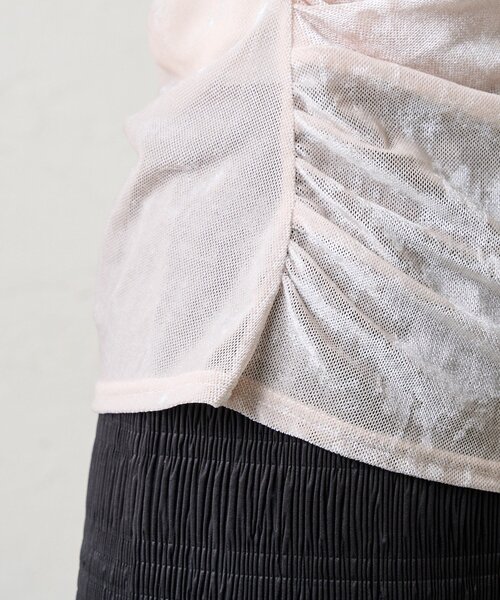 SHENERY（シーナリー）の「シアーベロアトップス（Tシャツ/カットソー・レディース・オフホワイト/ブラウン/ネイビー・FREE）」の17枚目の写真