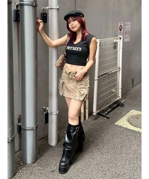 EVRIS（エヴリス）の「スタッズグラフィックタンクトップ（タンクトップ・レディース・ブラウン/ホワイト/ブラック・FREE）」の21枚目の写真