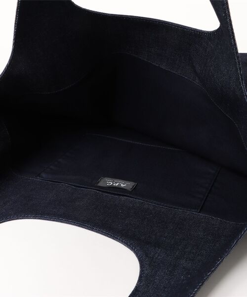 A.P.C.（アーペーセー）の「TOTE NINON（トートバッグ・メンズ・インディゴブルー・ONESIZE）」の4枚目の写真