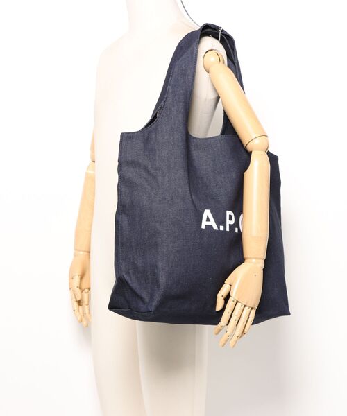 A.P.C.（アーペーセー）の「TOTE NINON（トートバッグ・メンズ・インディゴブルー・ONESIZE）」の5枚目の写真