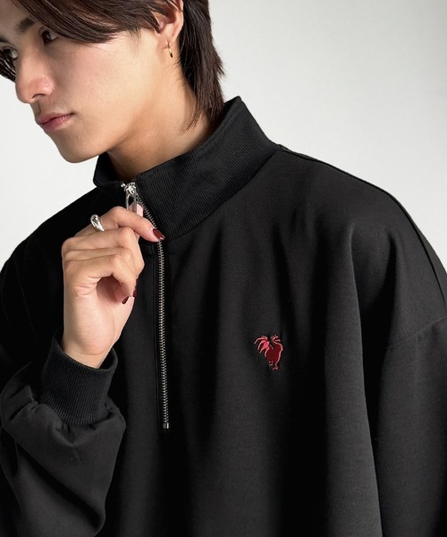 Java(ジャバ)の「《JaVaジャバコラボ》「素材で魅せる。」刺繍入りダンボール素材ジップTシャツ(長袖)(Tシャツ/カットソー・メンズ・チャコールグレー/ブルー/オフホワイト/ブラック・SMALL/MEDIUM/LARGE)」の17枚目の写真