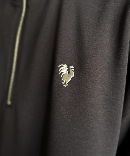 Java(ジャバ)の「《JaVaジャバコラボ》「素材で魅せる。」刺繍入りダンボール素材ジップTシャツ(長袖)(Tシャツ/カットソー・メンズ・チャコールグレー/ブルー/オフホワイト/ブラック・SMALL/MEDIUM/LARGE)」の9枚目の写真