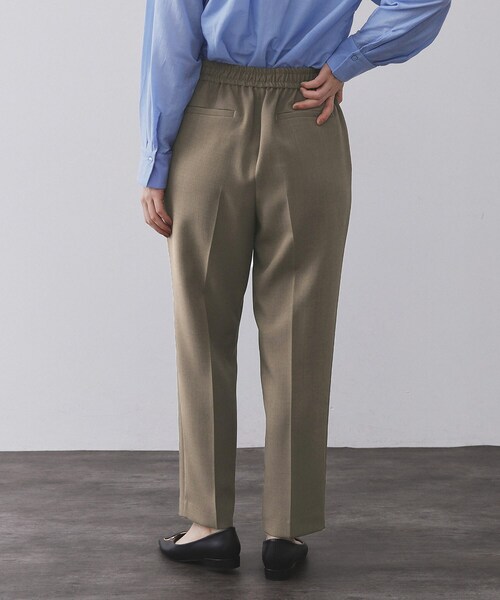 OPAQUE.CLIP（オペークドットクリップ）の「ストレッチ美脚イージーテーパードパンツ【防シワ/洗濯機洗い可】（その他パンツ・レディース・ブラウン系/グレー/ブラック・38/40/42/34/36）」の21枚目の写真