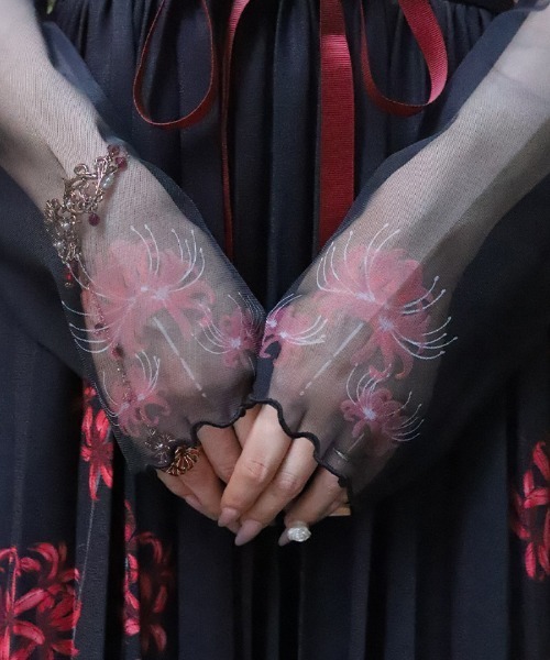 axes femme(アクシーズファム)の「彼岸花プリントシアートップス(Tシャツ/カットソー・レディース・ネイビー/レッド・FREE)」の9枚目の写真
