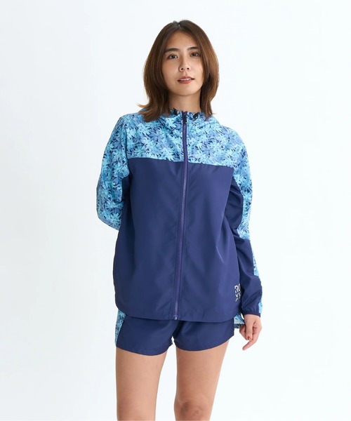 ROXY(ロキシー)の「HAVE A GREAT DAY JAC/ロキシードローコード付き撥水加工ジップアップナイロンブルゾン・シェルジャケット(ブルゾン・レディース・ブラウン/ブラック/ブルー・LARGE/MEDIUM/SMALL)」の3枚目の写真