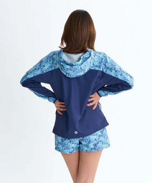 ROXY(ロキシー)の「HAVE A GREAT DAY JAC/ロキシードローコード付き撥水加工ジップアップナイロンブルゾン・シェルジャケット(ブルゾン・レディース・ブラウン/ブラック/ブルー・LARGE/MEDIUM/SMALL)」の10枚目の写真