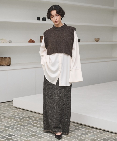 AIC.（エーアイシー）の「バックホールショートニットベスト（ベスト・レディース・ブラウン/チャコールグレー・FREE）」の13枚目の写真