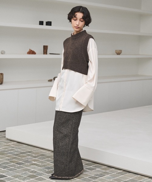 AIC.（エーアイシー）の「バックホールショートニットベスト（ベスト・レディース・ブラウン/チャコールグレー・FREE）」の18枚目の写真