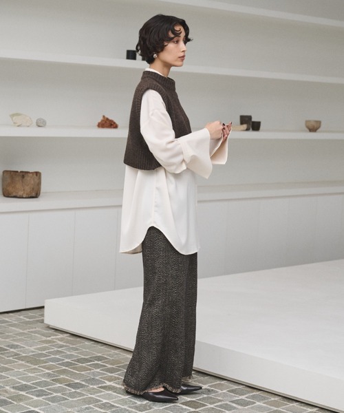 AIC.（エーアイシー）の「バックホールショートニットベスト（ベスト・レディース・ブラウン/チャコールグレー・FREE）」の21枚目の写真