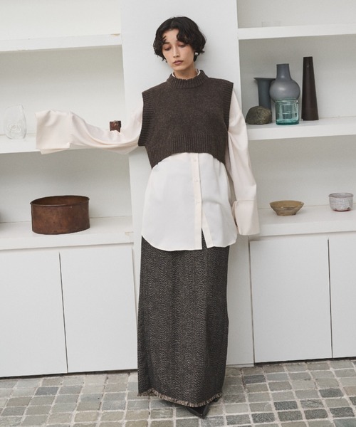 AIC.（エーアイシー）の「バックホールショートニットベスト（ベスト・レディース・ブラウン/チャコールグレー・FREE）」の17枚目の写真