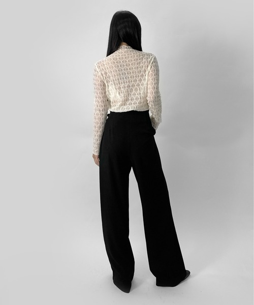 LVEU.(ラブユ.)の「【LVEU.】パターンレースシアートップス / トップス シアー シアートップス 長袖 レース レイヤード プチハイネック ブラック アイボリー モード系(Tシャツ/カットソー・レディース・アイボリー/ブラック・FREE)」の6枚目の写真