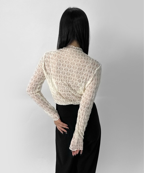 LVEU.(ラブユ.)の「【LVEU.】パターンレースシアートップス / トップス シアー シアートップス 長袖 レース レイヤード プチハイネック ブラック アイボリー モード系(Tシャツ/カットソー・レディース・アイボリー/ブラック・FREE)」の8枚目の写真