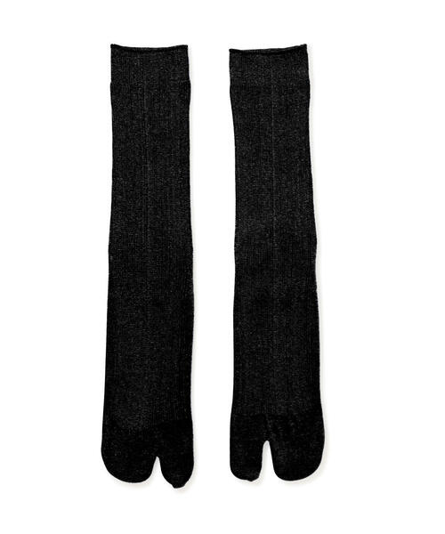 MARCOMONDE(マルコモンド)の「MARCOMONDE(マルコモンド)glitter tabi socks 20(ソックス/靴下・レディース・ブラック/ゴールド/モスグリーン/グレー系その他3/レッド系その他4・1)」の1枚目の写真