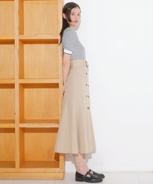 AND COUTURE(アンドクチュール)の「トレンチマーメイドスカート(スカート・レディース・ブラック/キャメル・MEDIUM/SMALL)」の6枚目の写真