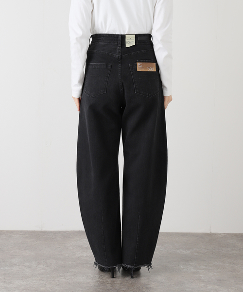 La TOTALITE（ラトータリテ）の「【洗える】YANUK/ヤヌーク LAURA Curve Taperd（デニムパンツ・レディース・チャコールグレー・26/25/24/23）」の12枚目の写真