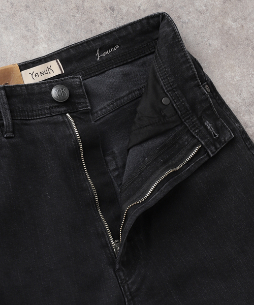 La TOTALITE（ラトータリテ）の「【洗える】YANUK/ヤヌーク LAURA Curve Taperd（デニムパンツ・レディース・チャコールグレー・26/25/24/23）」の19枚目の写真