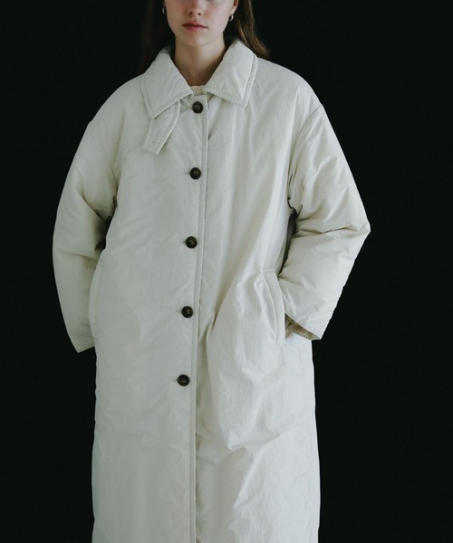 A part by(アパートバイ)の「エアサーマルロングコート(ダウンジャケット/コート・レディース・アイボリー/ブラウン・FREE)」の2枚目の写真