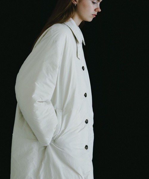 A part by(アパートバイ)の「エアサーマルロングコート(ダウンジャケット/コート・レディース・アイボリー/ブラウン・FREE)」の11枚目の写真