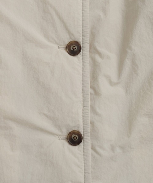 A part by(アパートバイ)の「エアサーマルロングコート(ダウンジャケット/コート・レディース・アイボリー/ブラウン・FREE)」の4枚目の写真