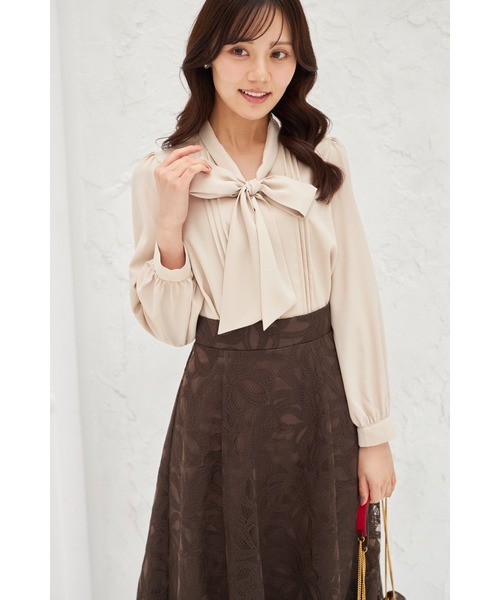 tocco closet（トッコ　クローゼット）の「【ZOZO限定】ピンタック長袖ボウタイブラウス（シャツ/ブラウス・レディース・ベージュ/オフホワイト/ピンク/ラベンダー・M）」の2枚目の写真