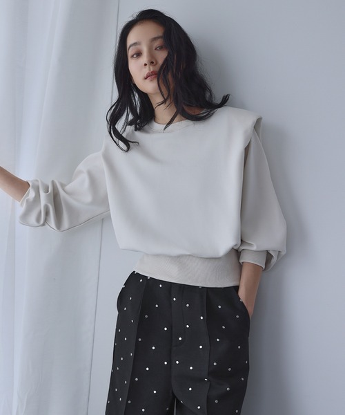 ELFRANK(エルフランク)の「変形ショルダー ダンボール プルオーバー スウェット(Tシャツ/カットソー・レディース・アイボリー/ブラック/グレー・M/L)」の4枚目の写真