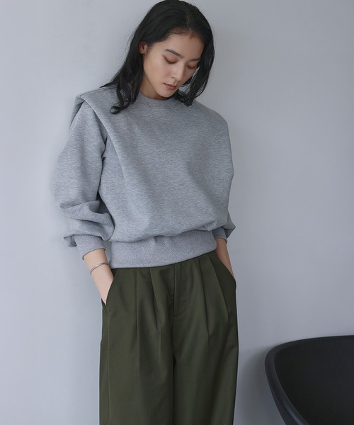 ELFRANK(エルフランク)の「変形ショルダー ダンボール プルオーバー スウェット(Tシャツ/カットソー・レディース・アイボリー/ブラック/グレー・M/L)」の9枚目の写真