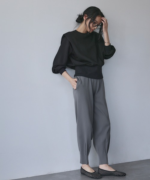 ELFRANK(エルフランク)の「変形ショルダー ダンボール プルオーバー スウェット(Tシャツ/カットソー・レディース・アイボリー/ブラック/グレー・M/L)」の14枚目の写真